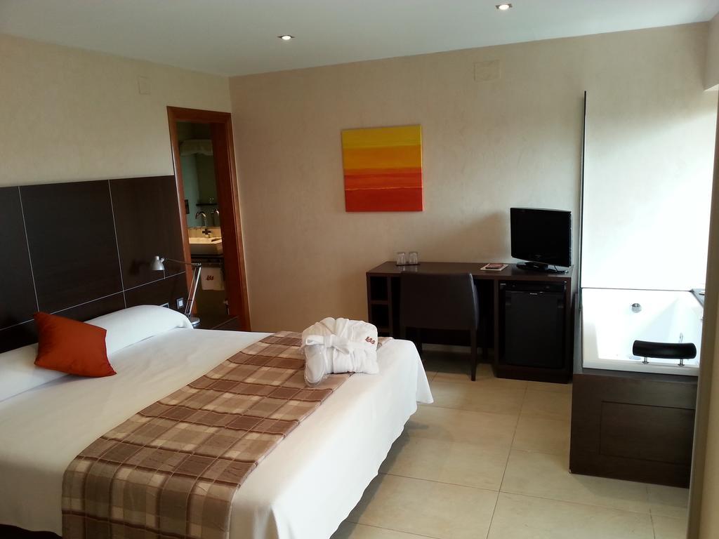 Montaltmar Hotel Sant Vicenc de Montalt Exterior photo